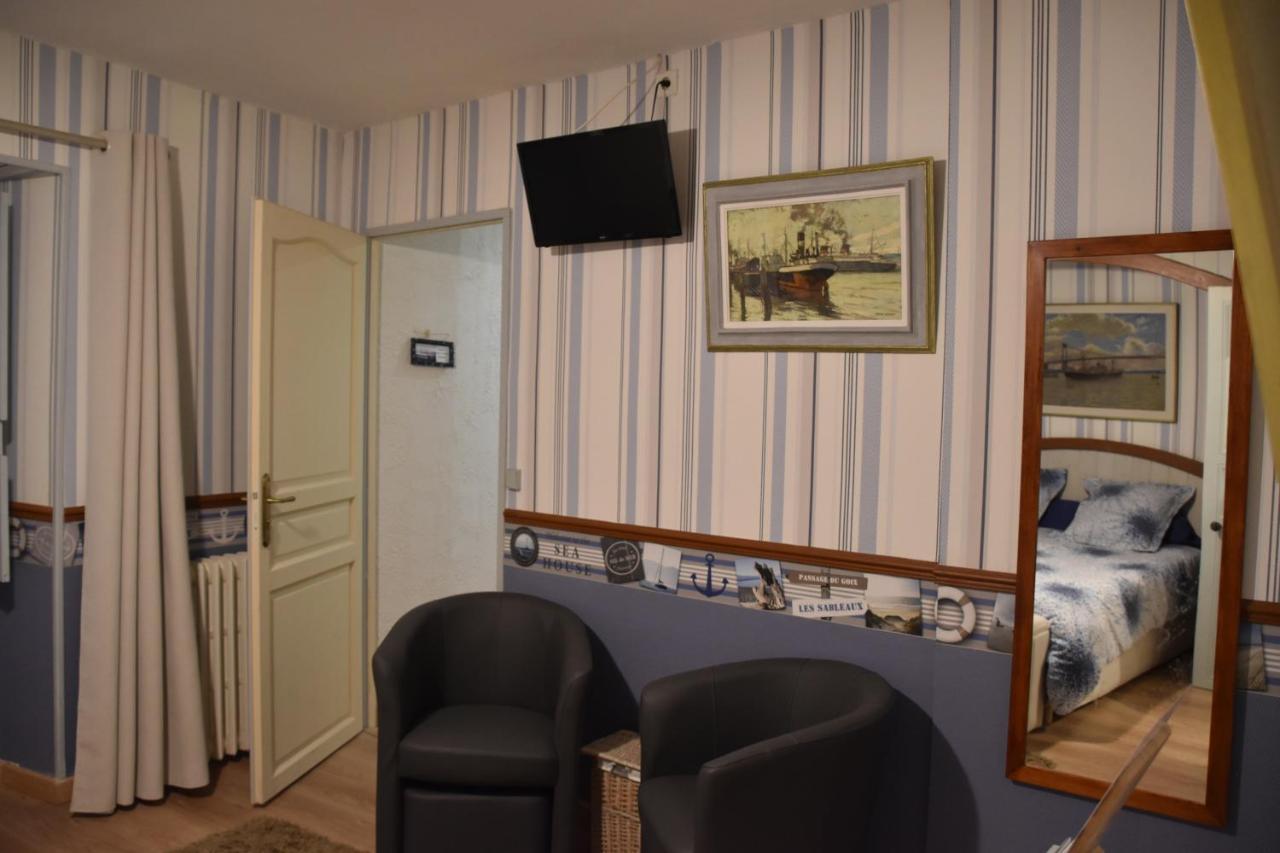 Logis Des Douves Bed and Breakfast Tiffauges Εξωτερικό φωτογραφία