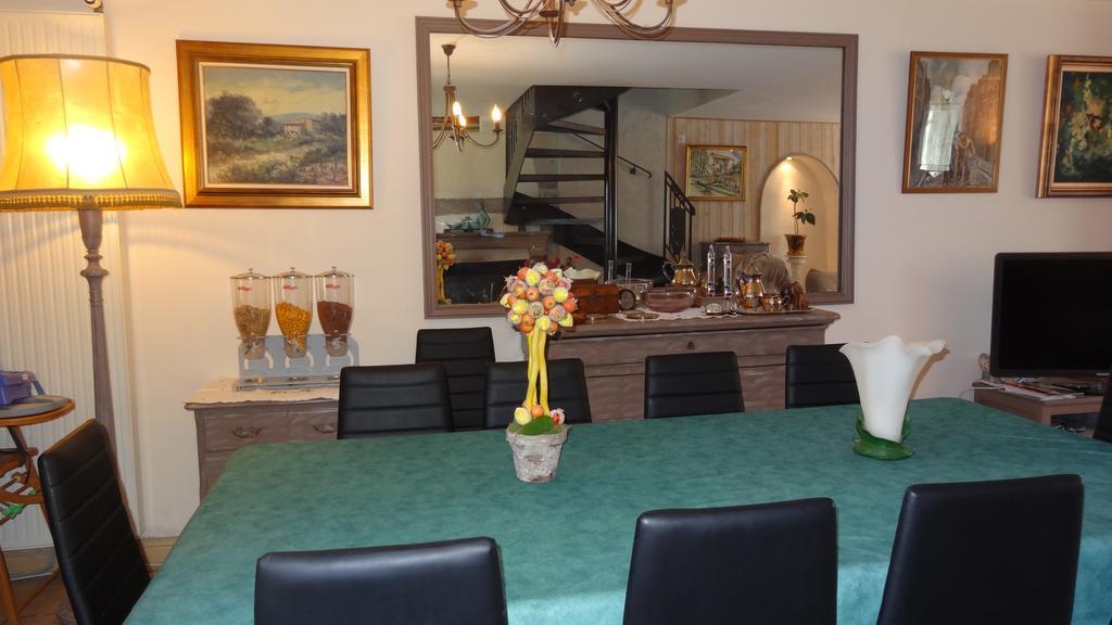 Logis Des Douves Bed and Breakfast Tiffauges Εξωτερικό φωτογραφία
