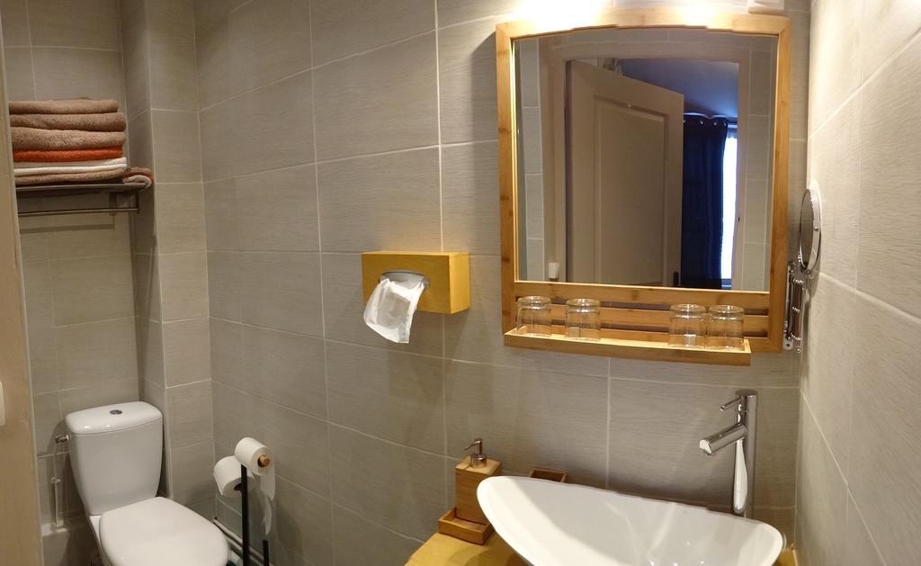 Logis Des Douves Bed and Breakfast Tiffauges Εξωτερικό φωτογραφία