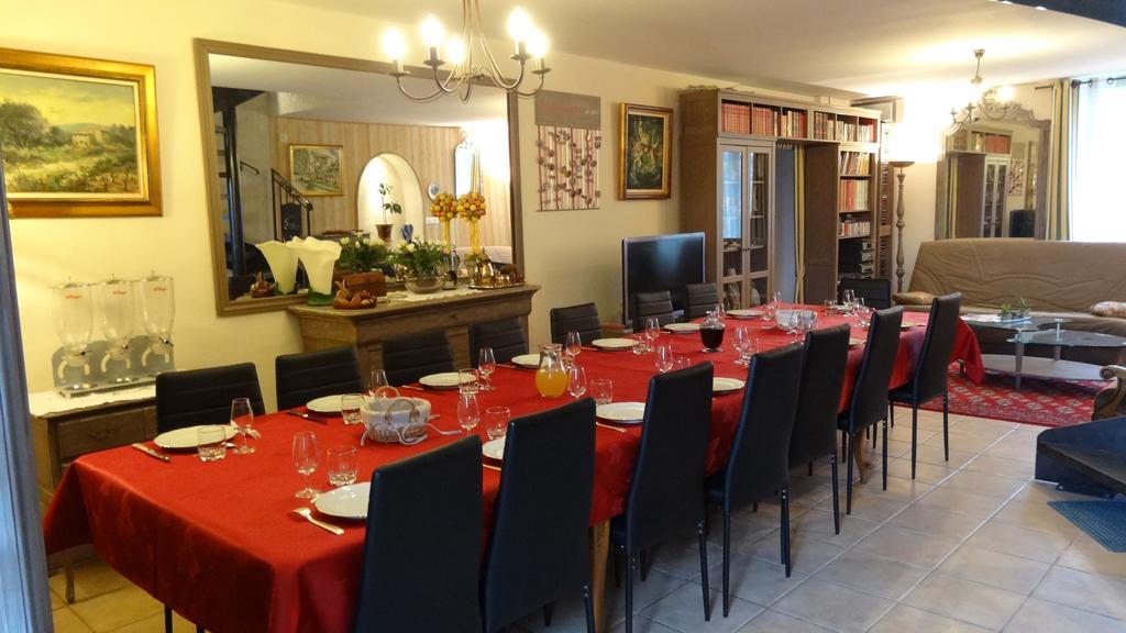 Logis Des Douves Bed and Breakfast Tiffauges Εξωτερικό φωτογραφία