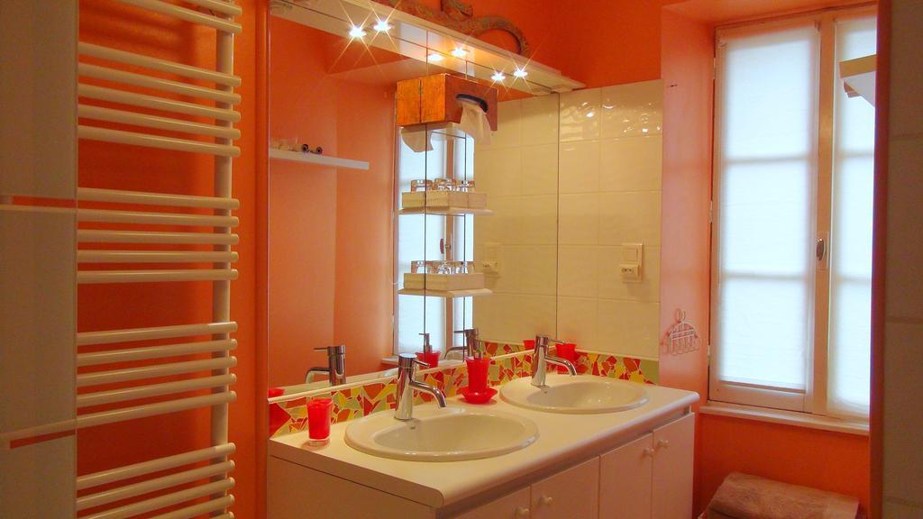 Logis Des Douves Bed and Breakfast Tiffauges Εξωτερικό φωτογραφία