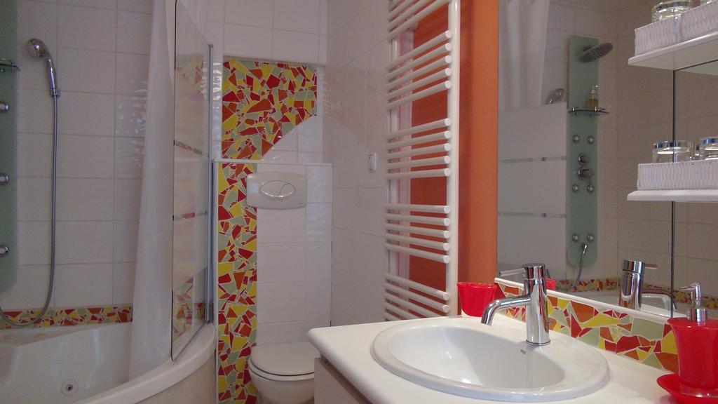 Logis Des Douves Bed and Breakfast Tiffauges Εξωτερικό φωτογραφία
