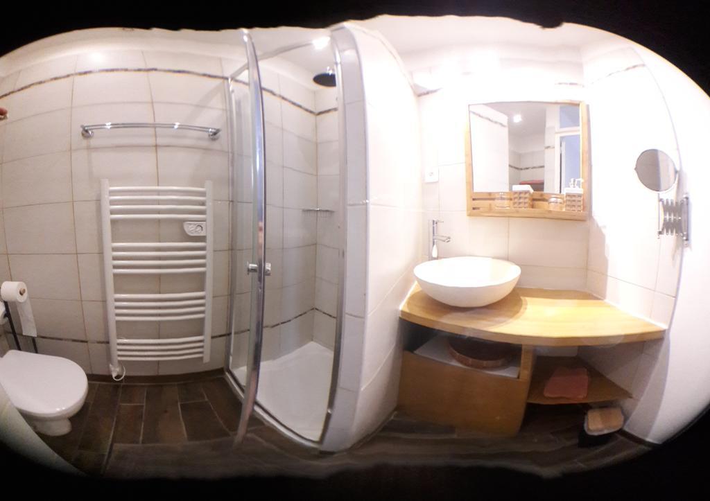 Logis Des Douves Bed and Breakfast Tiffauges Εξωτερικό φωτογραφία